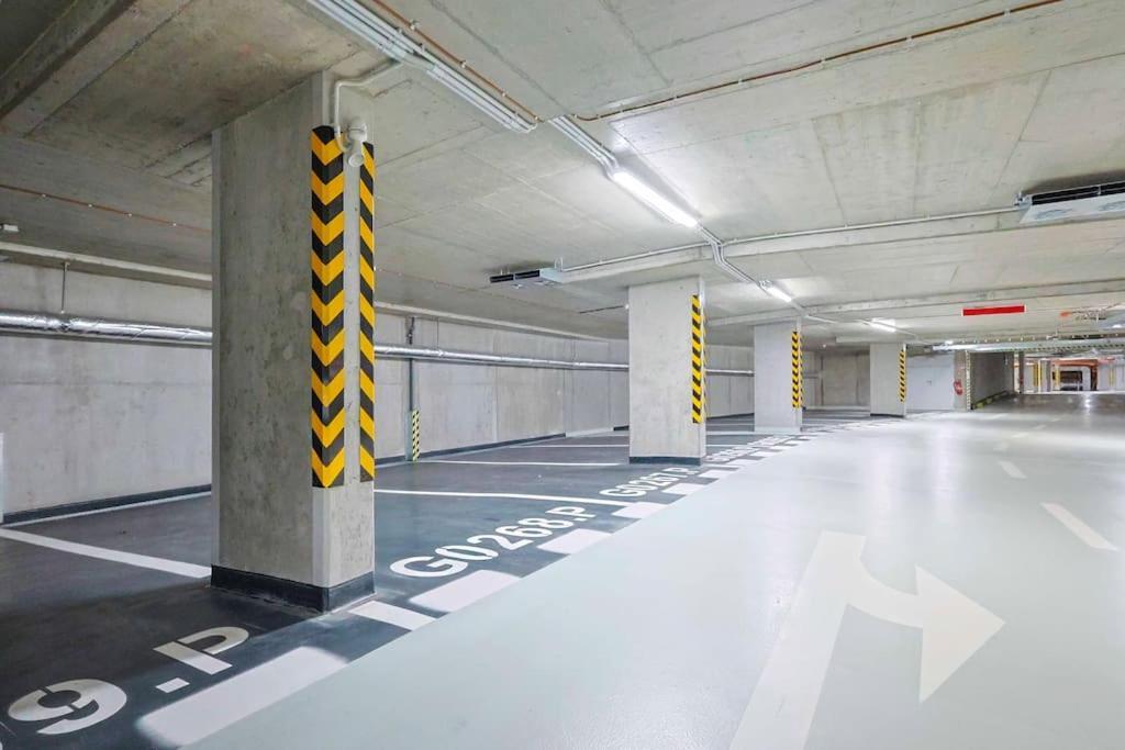 Danubius One - Spacious Apartment W Free Parking Братислава Экстерьер фото