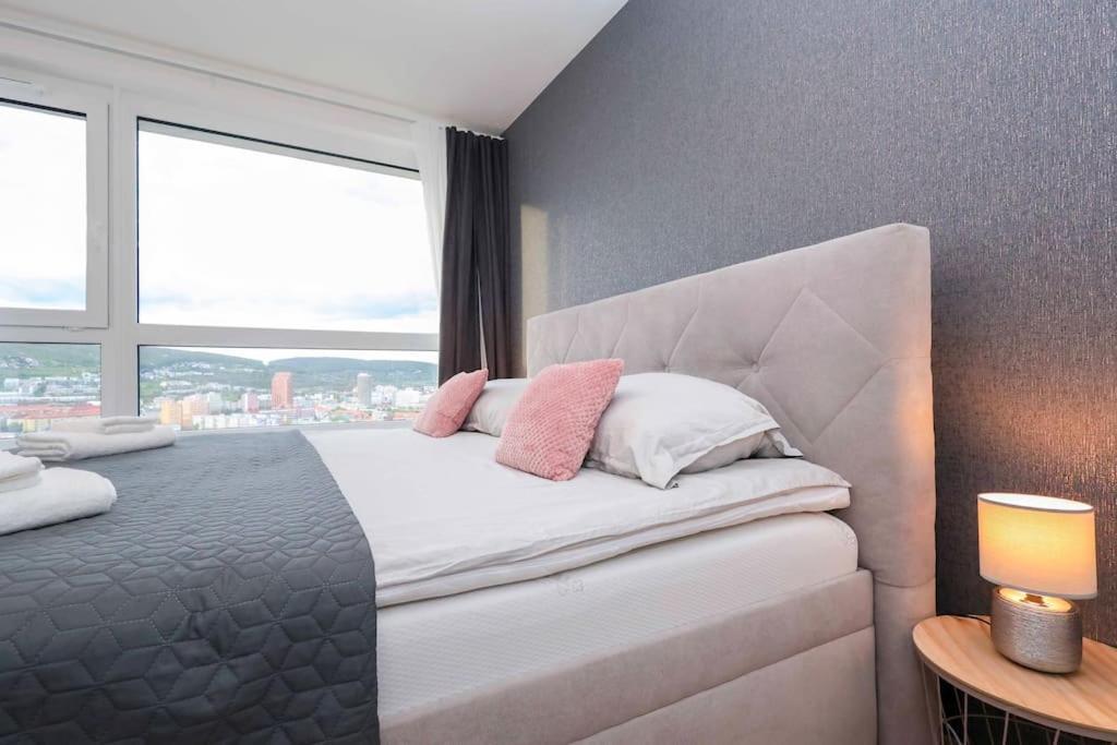 Danubius One - Spacious Apartment W Free Parking Братислава Экстерьер фото