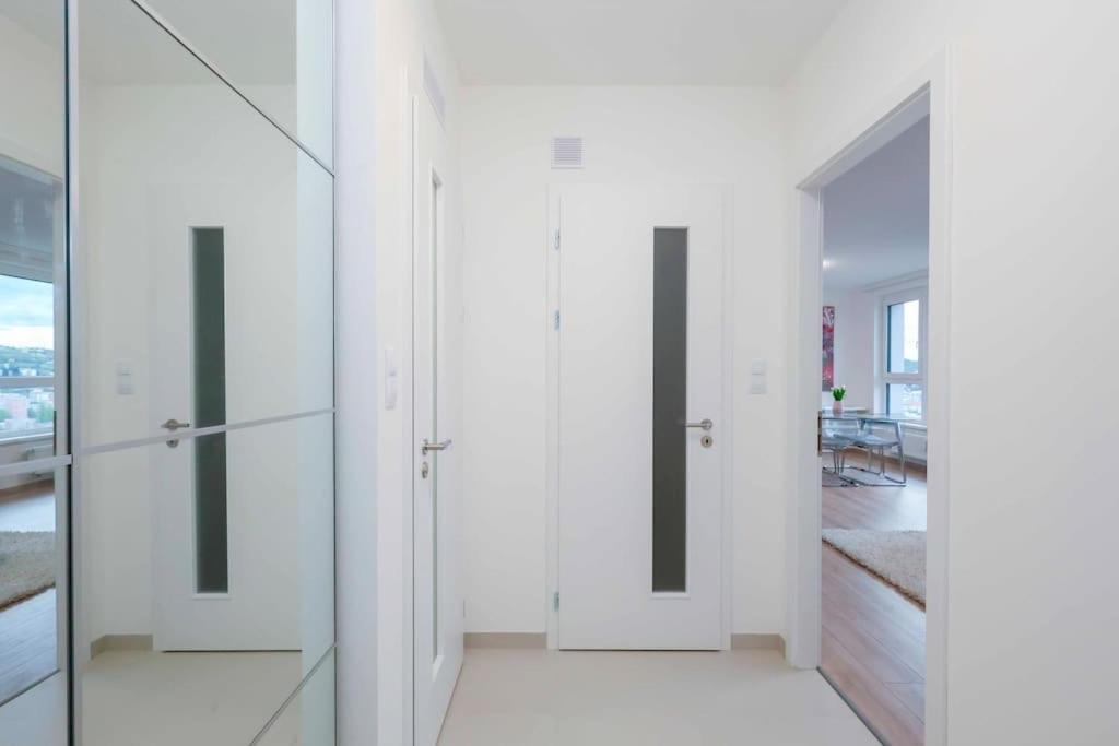 Danubius One - Spacious Apartment W Free Parking Братислава Экстерьер фото