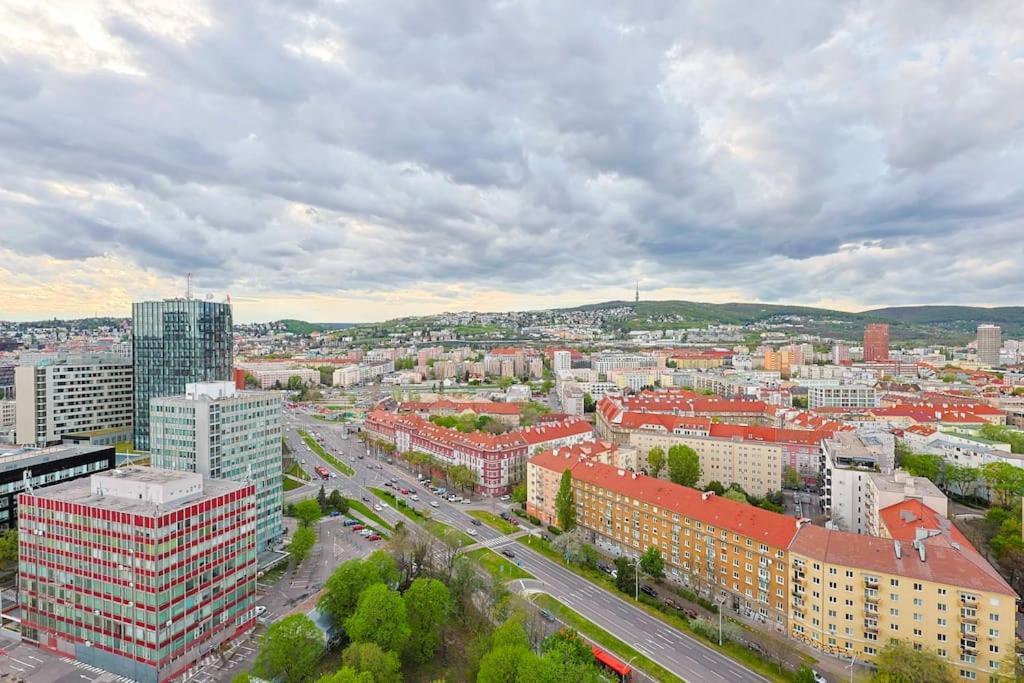 Danubius One - Spacious Apartment W Free Parking Братислава Экстерьер фото