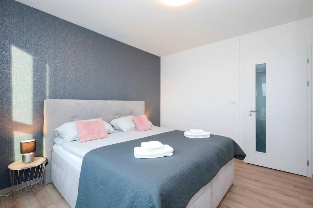 Danubius One - Spacious Apartment W Free Parking Братислава Экстерьер фото