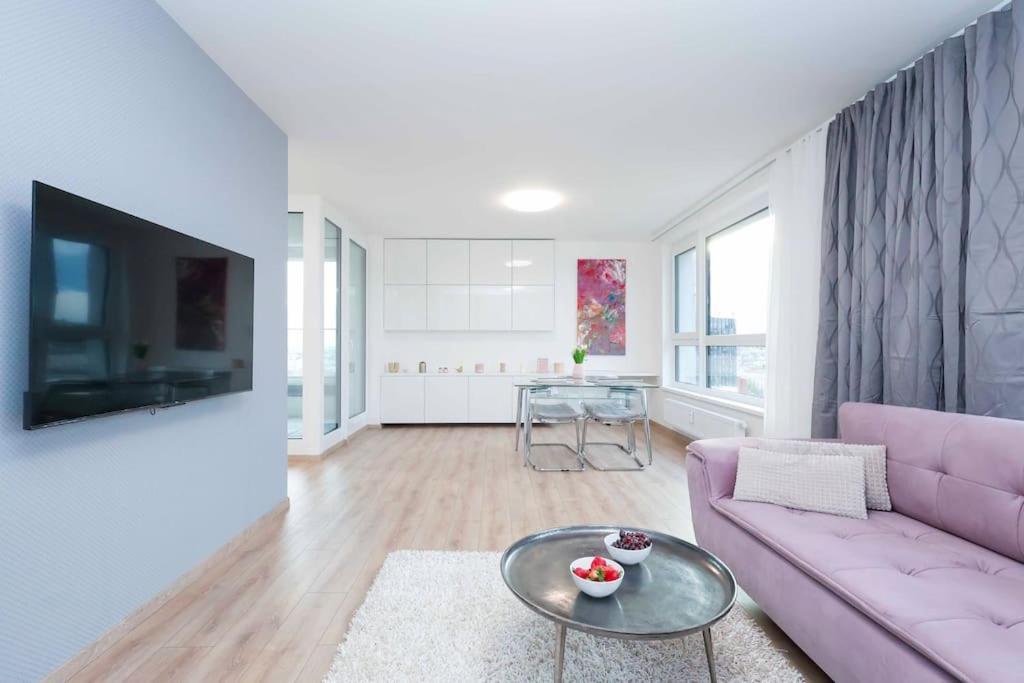 Danubius One - Spacious Apartment W Free Parking Братислава Экстерьер фото