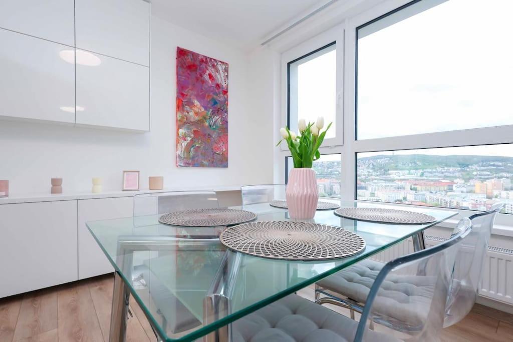 Danubius One - Spacious Apartment W Free Parking Братислава Экстерьер фото