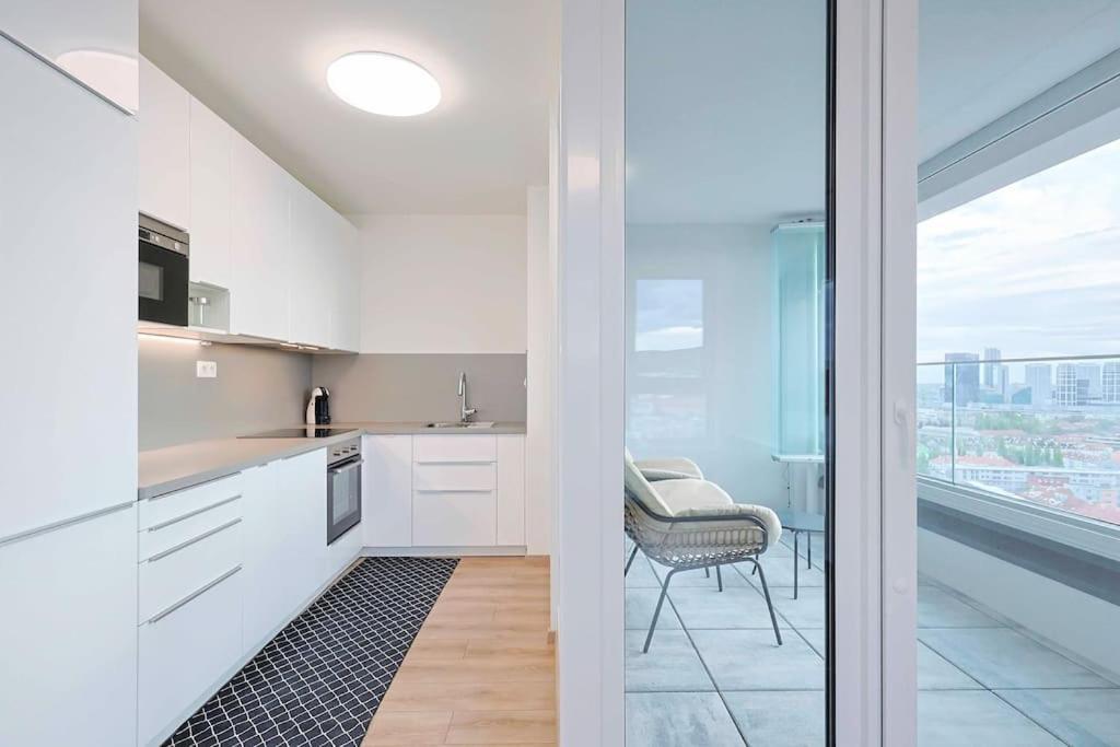 Danubius One - Spacious Apartment W Free Parking Братислава Экстерьер фото