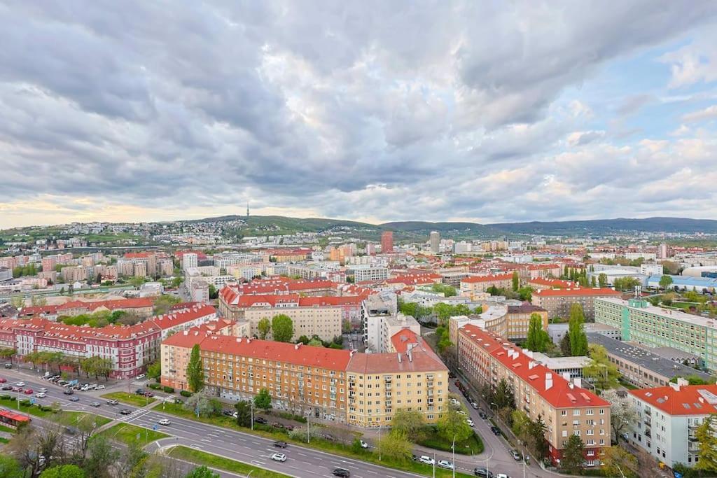 Danubius One - Spacious Apartment W Free Parking Братислава Экстерьер фото